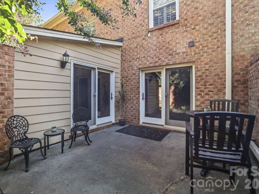 6606 Bunker Hill Circle, Charlotte, NC 28210.  MLS# CAR4415323, YatesRealty ID 45466. 