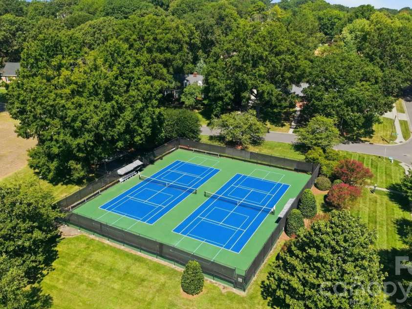6606 Bunker Hill Circle, Charlotte, NC 28210.  MLS# CAR4415323, YatesRealty ID 45466. 