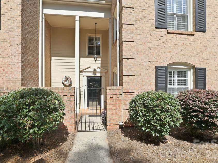 6606 Bunker Hill Circle, Charlotte, NC 28210.  MLS# CAR4415323, YatesRealty ID 45466. 