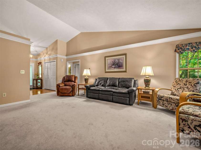23 Tall Pines Road, Hendersonville, NC 28739.  MLS# CAR4415486, YatesRealty ID 45468. 