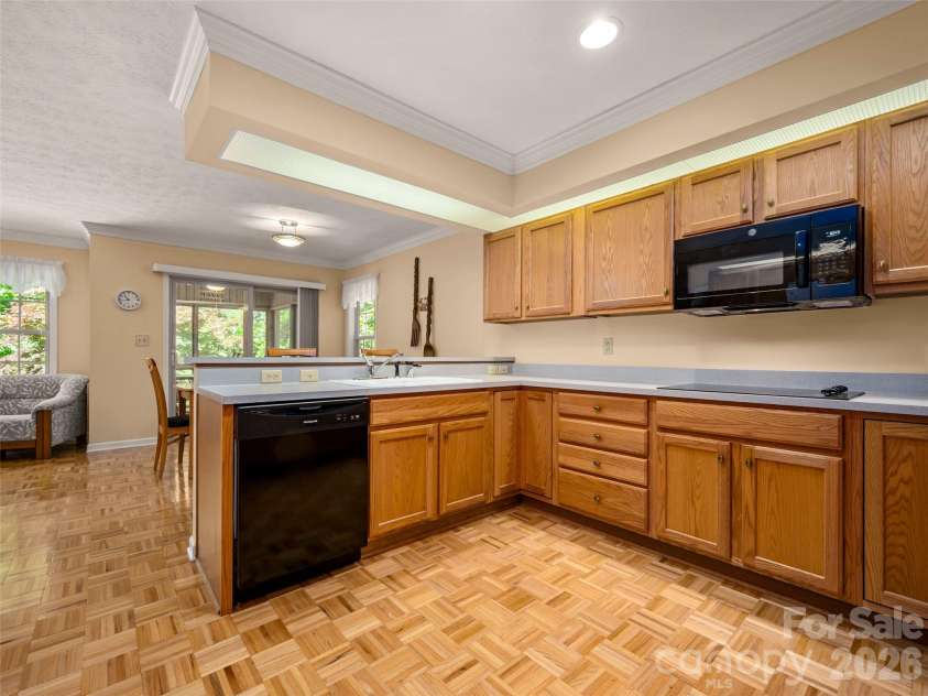 23 Tall Pines Road, Hendersonville, NC 28739.  MLS# CAR4415486, YatesRealty ID 45468. 