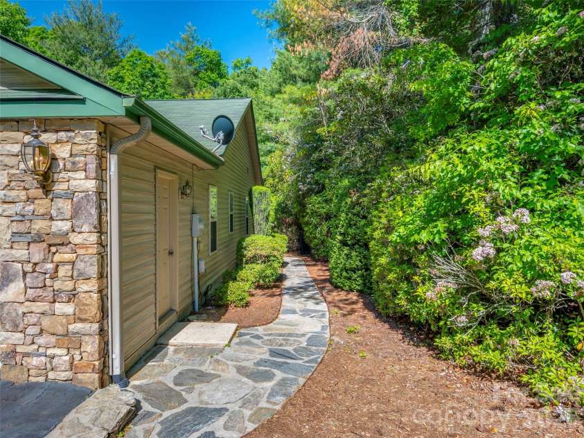 23 Tall Pines Road, Hendersonville, NC 28739.  MLS# CAR4415486, YatesRealty ID 45468. 