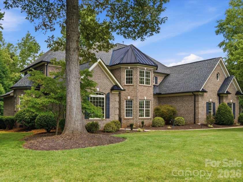 1023 Madras Court, Davidson, NC 28036.  MLS# CAR4415353, YatesRealty ID 45469. 1023 Madras Ct