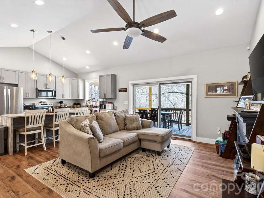 133,135 Ridge Road, Candler, NC 28715.  MLS# CAR4338290, YatesRealty ID 4547. 