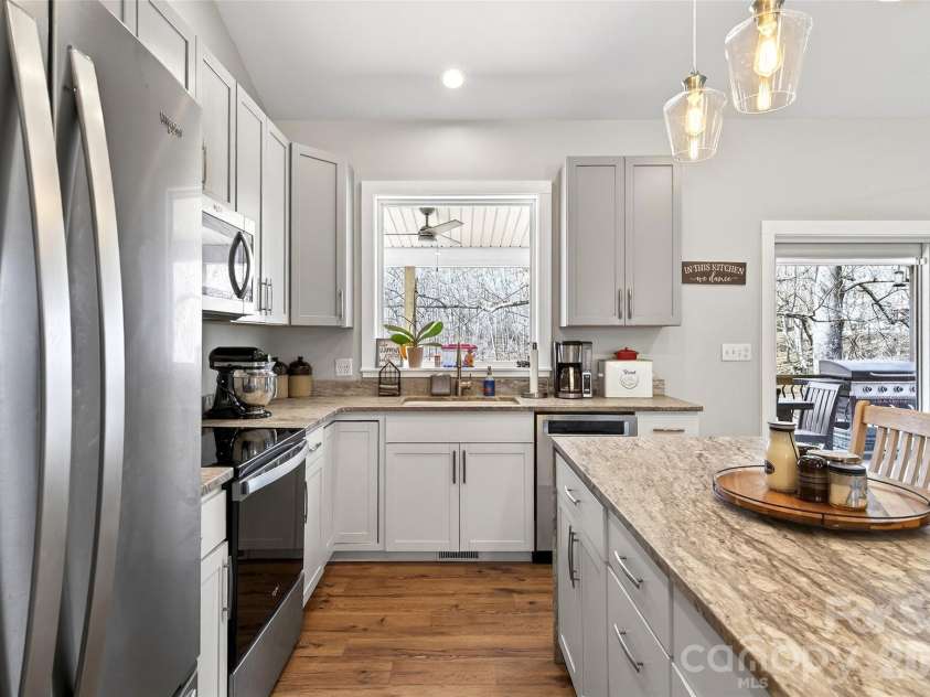 133,135 Ridge Road, Candler, NC 28715.  MLS# CAR4338290, YatesRealty ID 4547. 