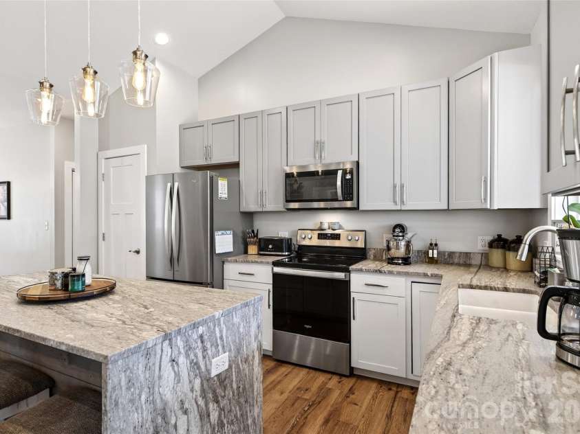 133,135 Ridge Road, Candler, NC 28715.  MLS# CAR4338290, YatesRealty ID 4547. 