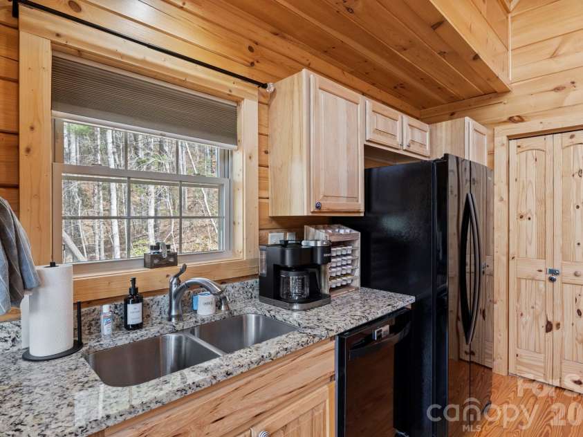 19 Frontier Court, Asheville, NC 28805.  MLS# CAR4254275, YatesRealty ID 4547. 