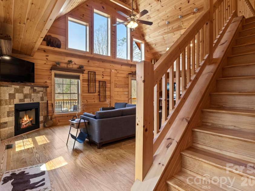 19 Frontier Court, Asheville, NC 28805.  MLS# CAR4254275, YatesRealty ID 4547. 