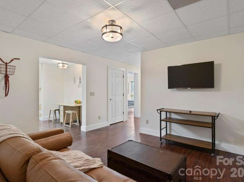 19 Frontier Court, Asheville, NC 28805.  MLS# CAR4254275, YatesRealty ID 4547. 