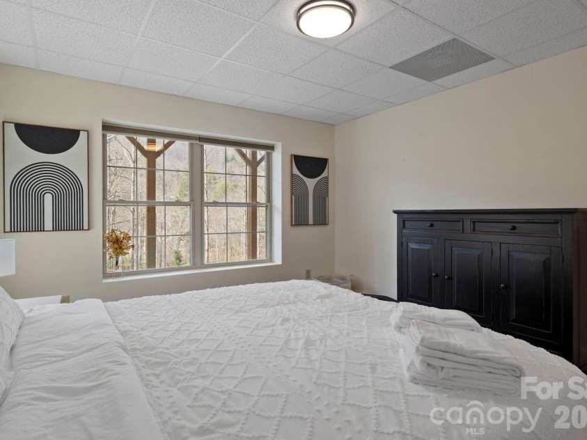 19 Frontier Court, Asheville, NC 28805.  MLS# CAR4254275, YatesRealty ID 4547. 