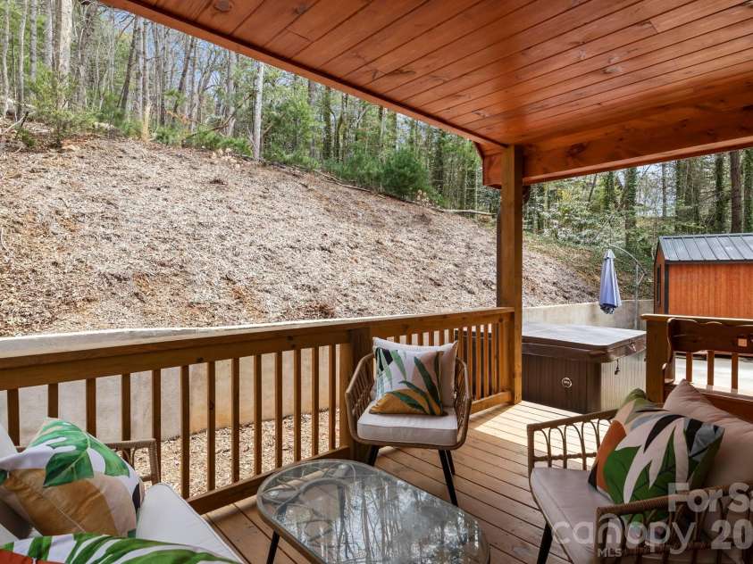 19 Frontier Court, Asheville, NC 28805.  MLS# CAR4254275, YatesRealty ID 4547. 