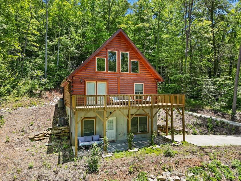 19 Frontier Court, Asheville, NC 28805.  MLS# CAR4254275, YatesRealty ID 4547. 