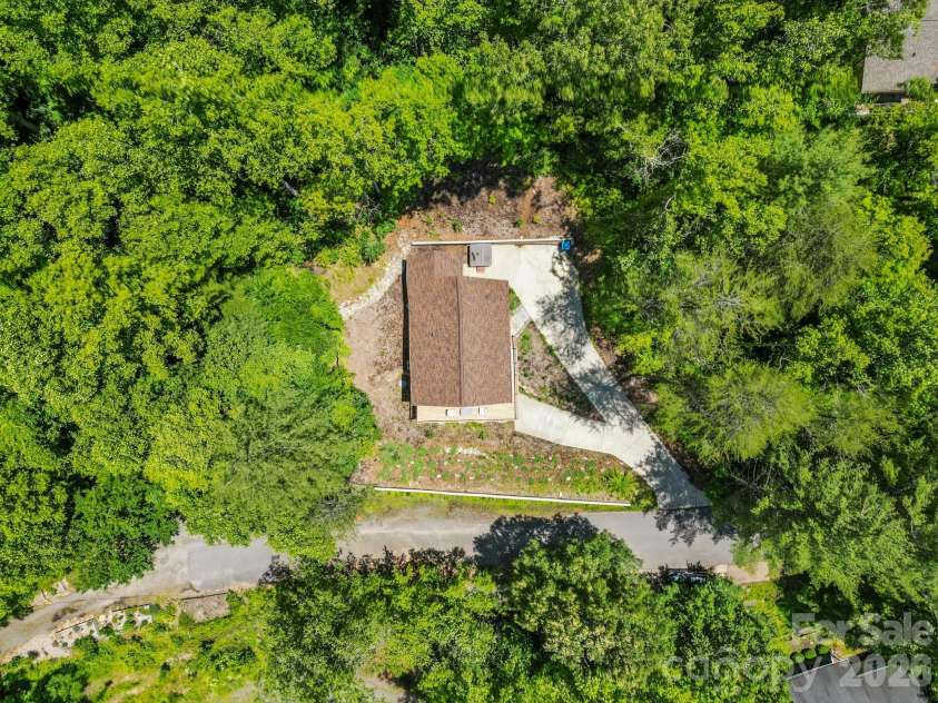 19 Frontier Court, Asheville, NC 28805.  MLS# CAR4254275, YatesRealty ID 4547. 