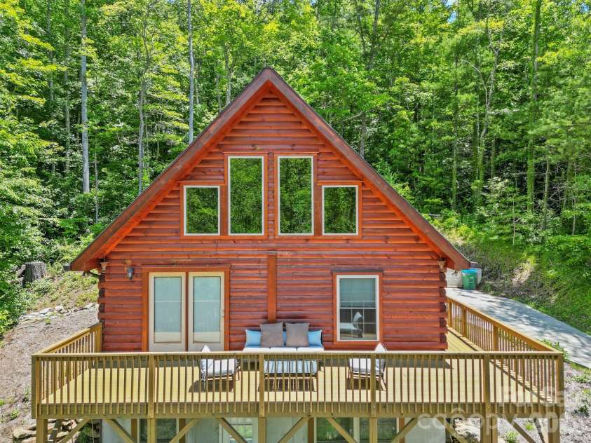 19 Frontier Court, Asheville, NC 28805.  MLS# CAR4254275, YatesRealty ID 4547. 