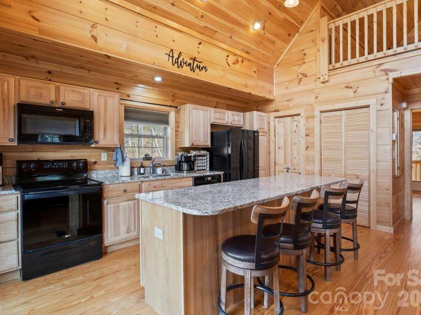 19 Frontier Court, Asheville, NC 28805.  MLS# CAR4254275, YatesRealty ID 4547. Main Floor Kitchen