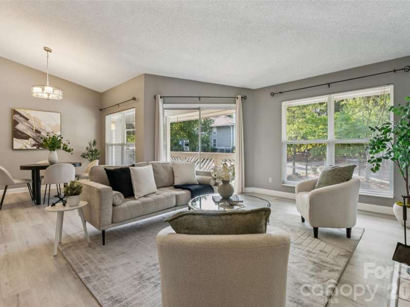 7407 Ashfield Court, Charlotte, NC 28226.  MLS# CAR4416399, YatesRealty ID 45470. 