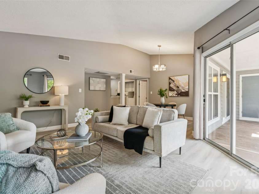 7407 Ashfield Court, Charlotte, NC 28226.  MLS# CAR4416399, YatesRealty ID 45470. 