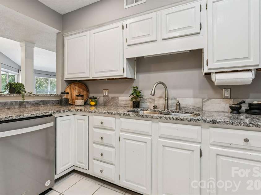 7407 Ashfield Court, Charlotte, NC 28226.  MLS# CAR4416399, YatesRealty ID 45470. 