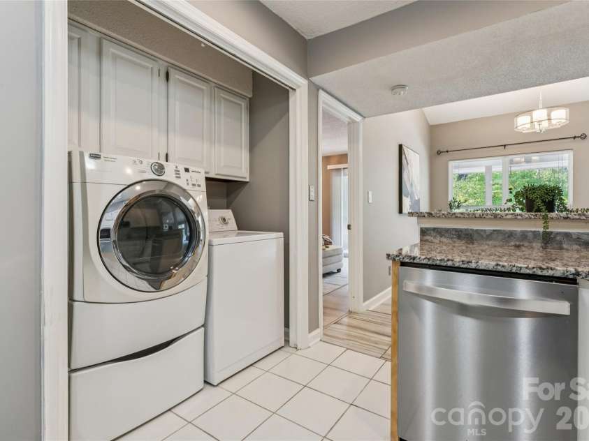 7407 Ashfield Court, Charlotte, NC 28226.  MLS# CAR4416399, YatesRealty ID 45470. 