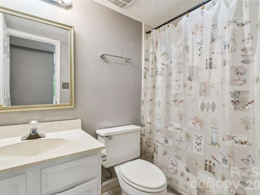 7407 Ashfield Court, Charlotte, NC 28226.  MLS# CAR4416399, YatesRealty ID 45470. 