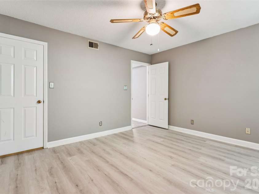 7407 Ashfield Court, Charlotte, NC 28226.  MLS# CAR4416399, YatesRealty ID 45470. 