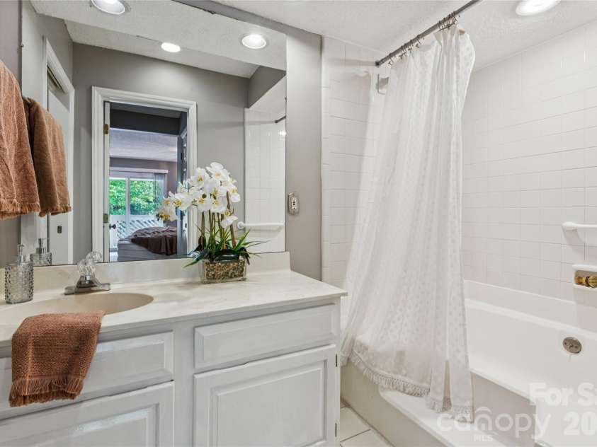 7407 Ashfield Court, Charlotte, NC 28226.  MLS# CAR4416399, YatesRealty ID 45470. 