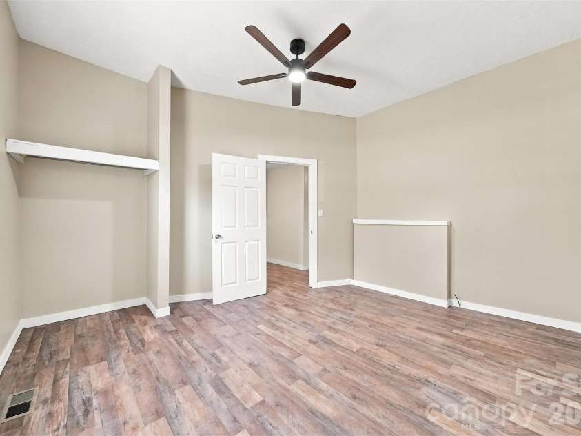 1115 Lenoir Avenue, Lenoir, NC 28645.  MLS# CAR4416466, YatesRealty ID 45471. 