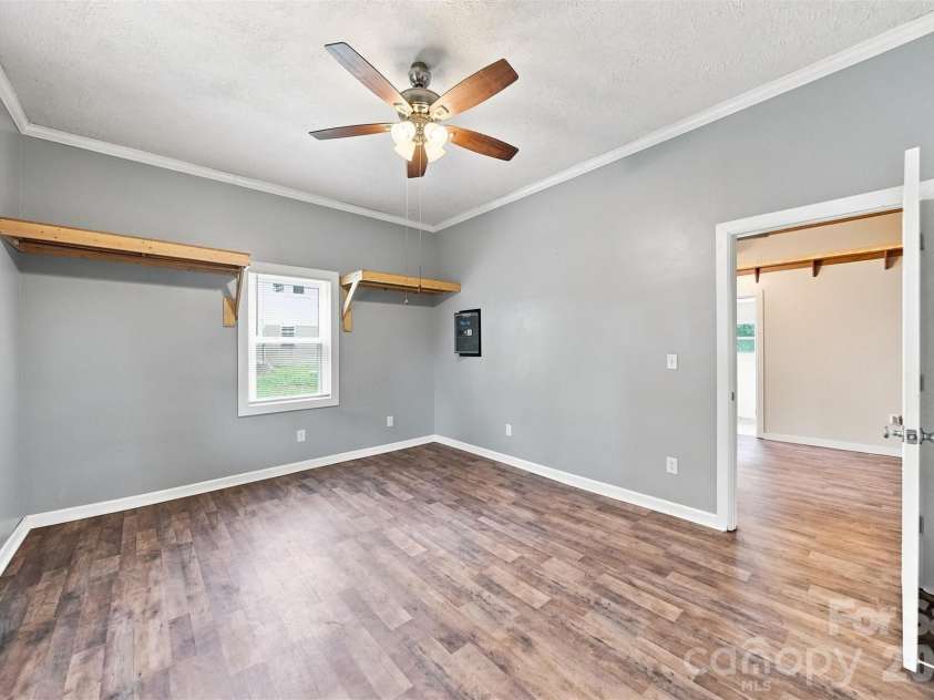 1115 Lenoir Avenue, Lenoir, NC 28645.  MLS# CAR4416466, YatesRealty ID 45471. 