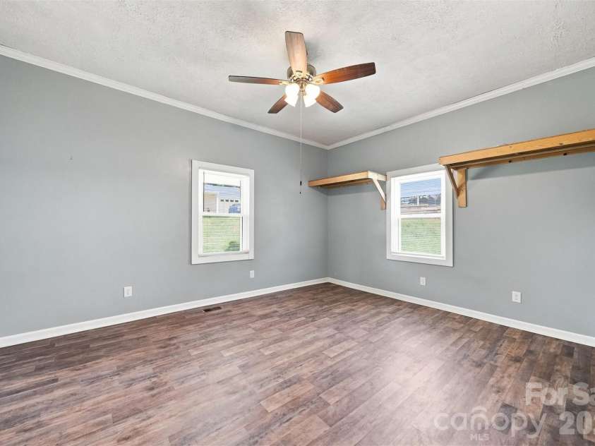 1115 Lenoir Avenue, Lenoir, NC 28645.  MLS# CAR4416466, YatesRealty ID 45471. 