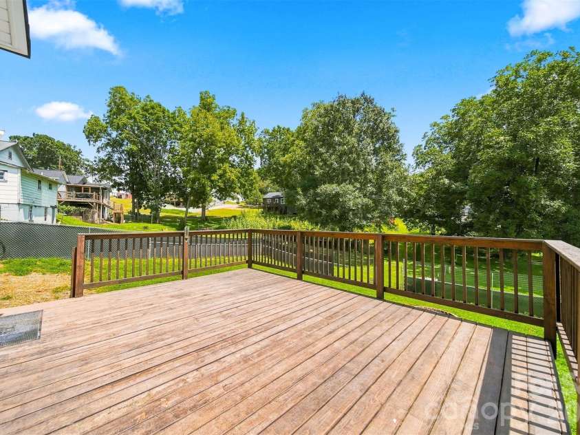 1115 Lenoir Avenue, Lenoir, NC 28645.  MLS# CAR4416466, YatesRealty ID 45471. 