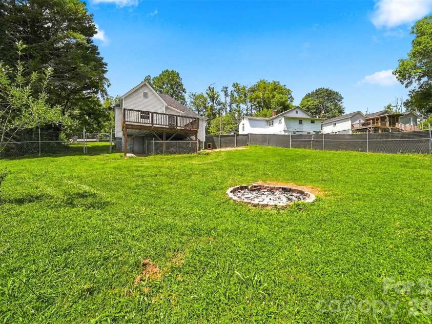 1115 Lenoir Avenue, Lenoir, NC 28645.  MLS# CAR4416466, YatesRealty ID 45471. 