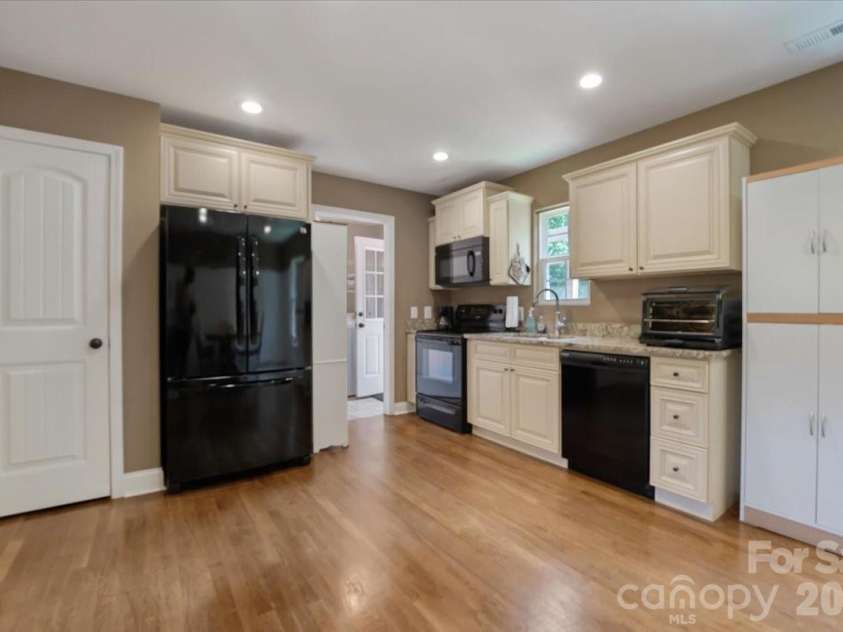 2932 Ranger Road, Clover, SC 29710.  MLS# CAR4415109, YatesRealty ID 45472. 