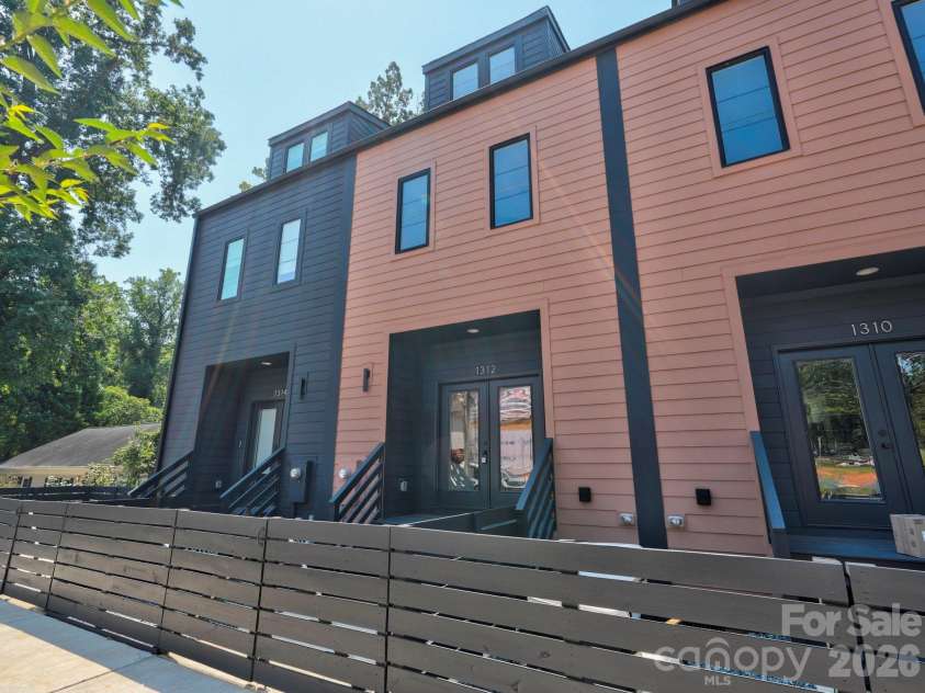 1312 Carolyn Drive, Charlotte, NC 28205.  MLS# CAR4415223, YatesRealty ID 45474. 
