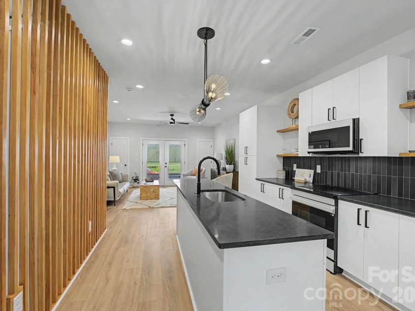 1312 Carolyn Drive, Charlotte, NC 28205.  MLS# CAR4415223, YatesRealty ID 45474. 