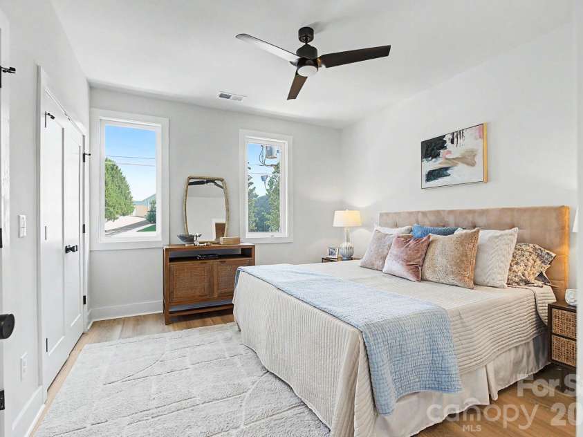 1312 Carolyn Drive, Charlotte, NC 28205.  MLS# CAR4415223, YatesRealty ID 45474. 