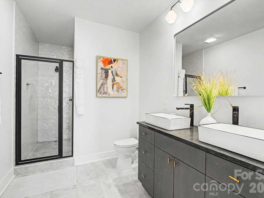 1312 Carolyn Drive, Charlotte, NC 28205.  MLS# CAR4415223, YatesRealty ID 45474. 