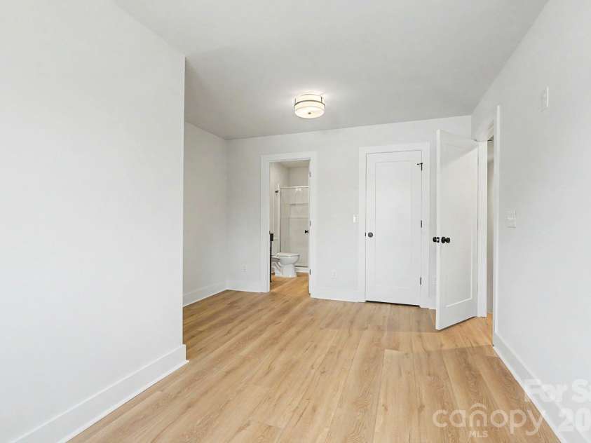 1312 Carolyn Drive, Charlotte, NC 28205.  MLS# CAR4415223, YatesRealty ID 45474. 
