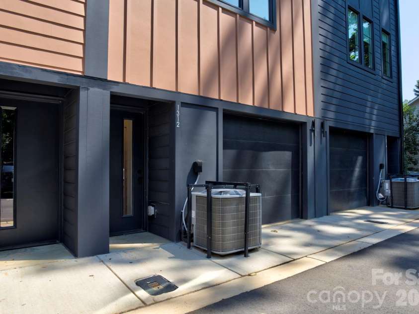 1312 Carolyn Drive, Charlotte, NC 28205.  MLS# CAR4415223, YatesRealty ID 45474. 