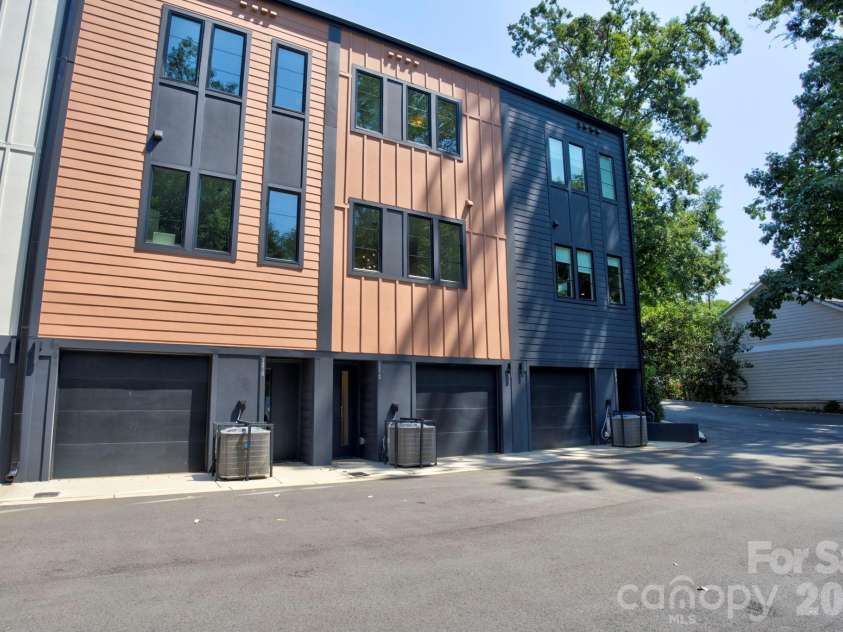 1312 Carolyn Drive, Charlotte, NC 28205.  MLS# CAR4415223, YatesRealty ID 45474. 