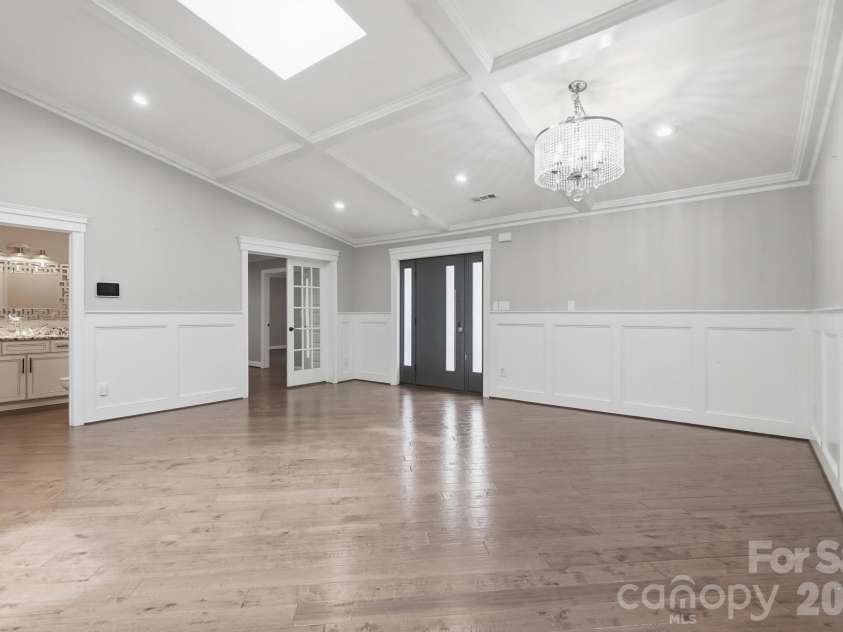14010 Mareshead Lane, Matthews, NC 28105.  MLS# CAR4415081, YatesRealty ID 45475. 