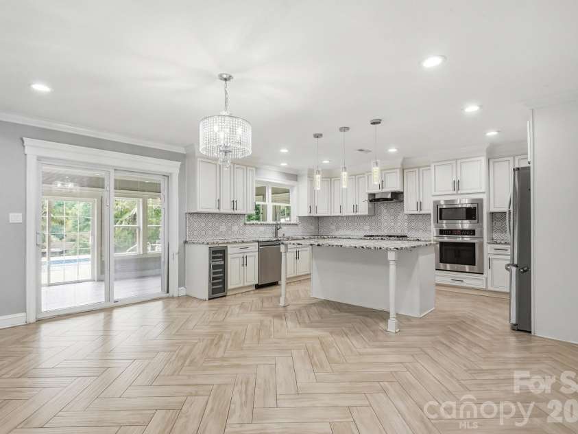 14010 Mareshead Lane, Matthews, NC 28105.  MLS# CAR4415081, YatesRealty ID 45475. 
