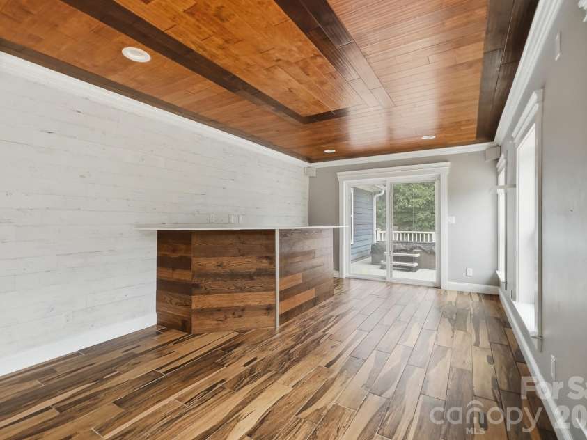 14010 Mareshead Lane, Matthews, NC 28105.  MLS# CAR4415081, YatesRealty ID 45475. 