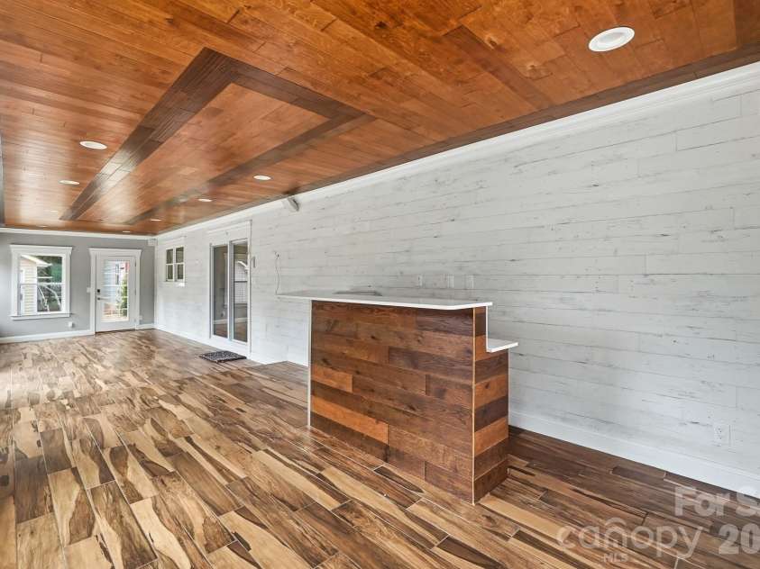 14010 Mareshead Lane, Matthews, NC 28105.  MLS# CAR4415081, YatesRealty ID 45475. 