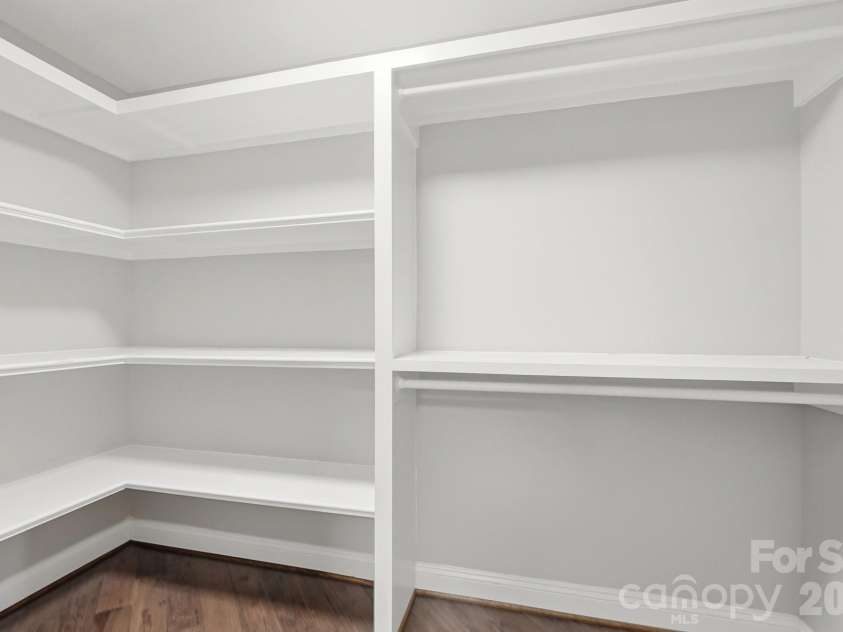 14010 Mareshead Lane, Matthews, NC 28105.  MLS# CAR4415081, YatesRealty ID 45475. Bedroom closet