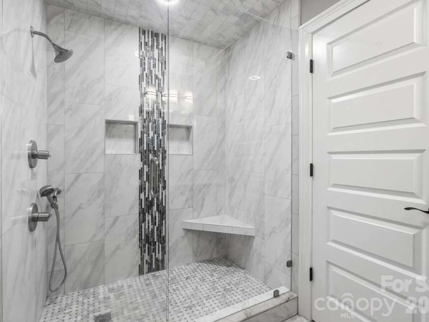 14010 Mareshead Lane, Matthews, NC 28105.  MLS# CAR4415081, YatesRealty ID 45475. Full Bathroom