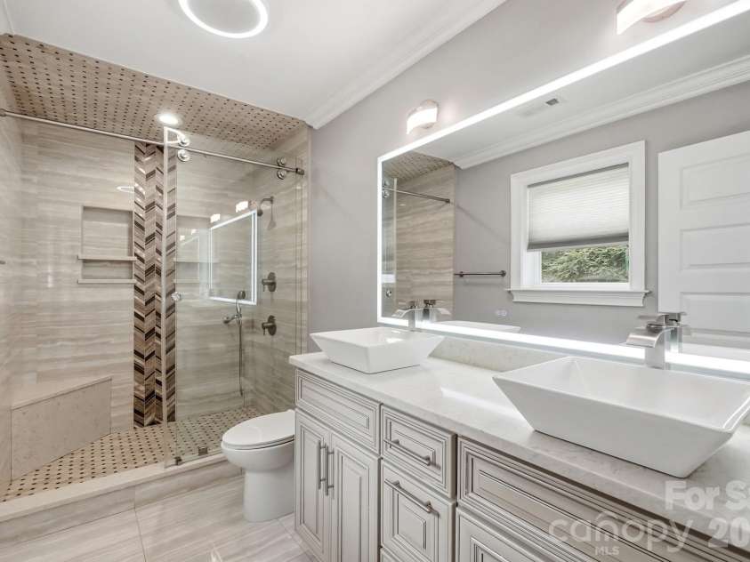14010 Mareshead Lane, Matthews, NC 28105.  MLS# CAR4415081, YatesRealty ID 45475. Primary Bathroom