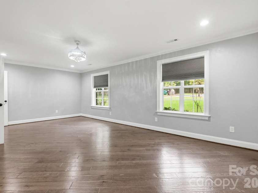 14010 Mareshead Lane, Matthews, NC 28105.  MLS# CAR4415081, YatesRealty ID 45475. Primary Bedroom