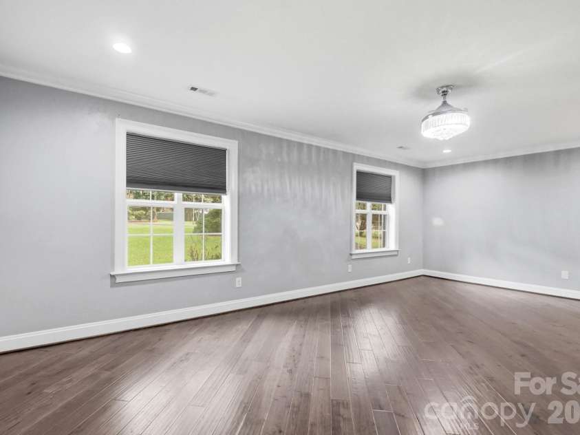 14010 Mareshead Lane, Matthews, NC 28105.  MLS# CAR4415081, YatesRealty ID 45475. Primary Bedroom