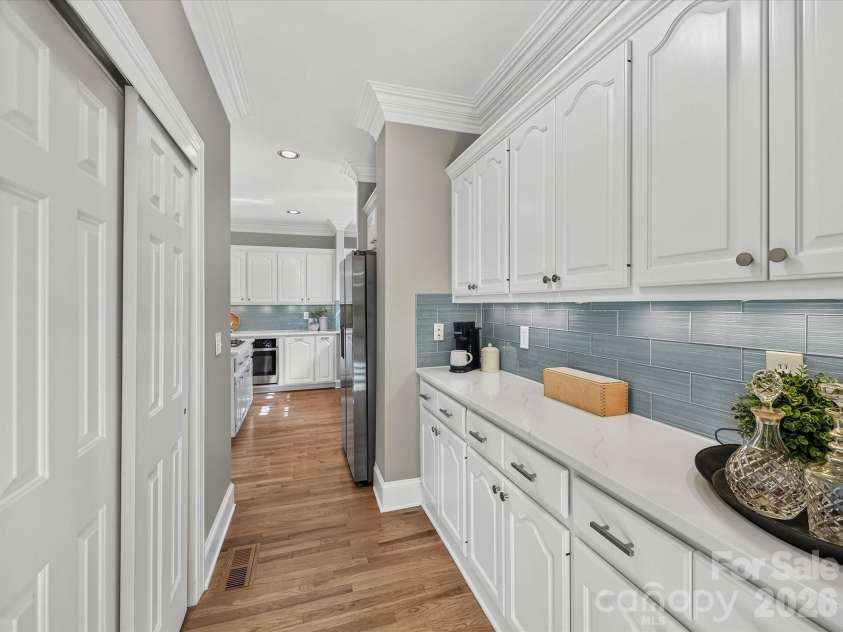 3520 Providence Plantation Lane, Charlotte, NC 28270.  MLS# CAR4414861, YatesRealty ID 45476. 