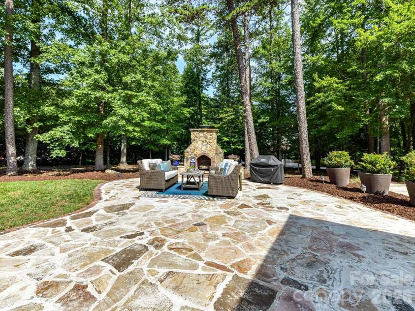 3520 Providence Plantation Lane, Charlotte, NC 28270.  MLS# CAR4414861, YatesRealty ID 45476. 